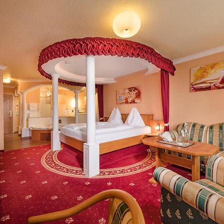 Hotel Winzer Wellness & Kuscheln Sankt Georgen im Attergau Exterior foto