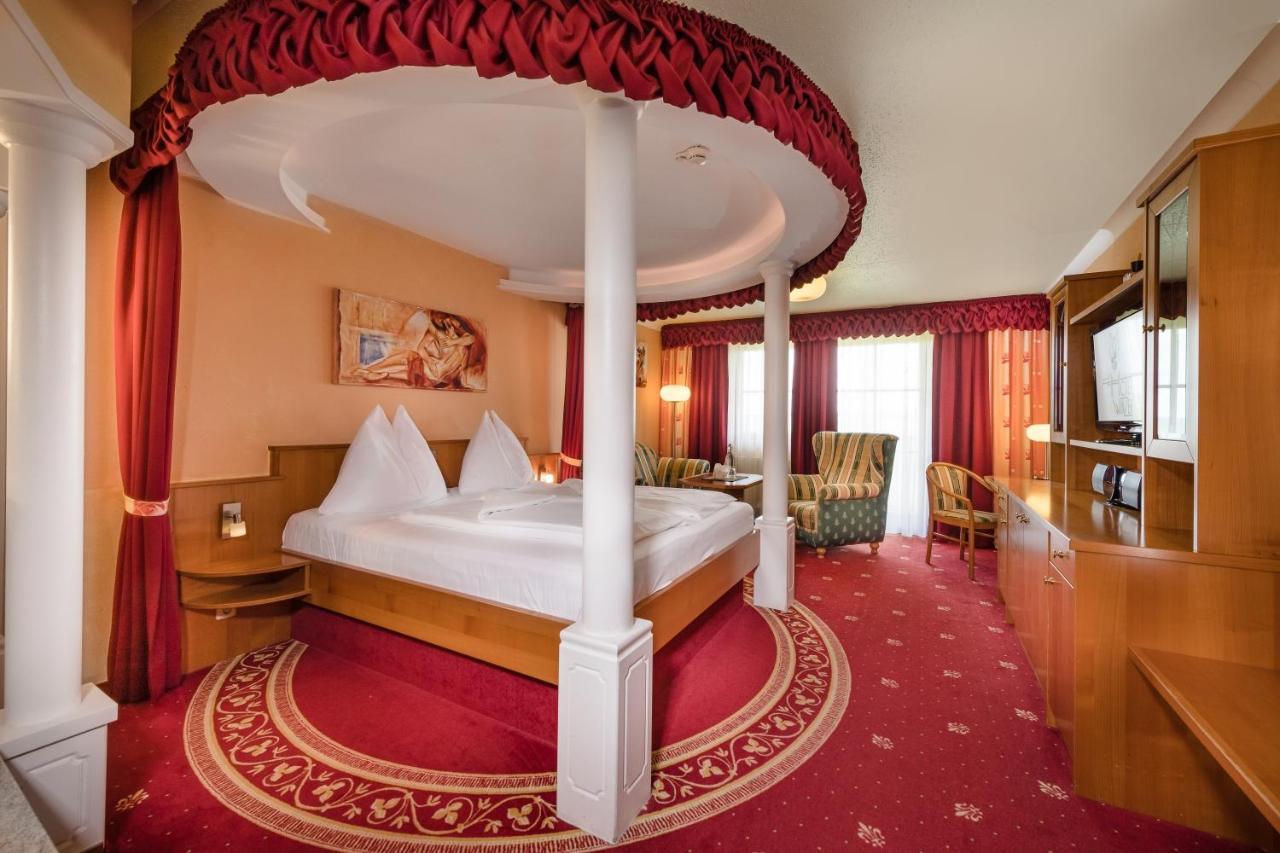 Hotel Winzer Wellness & Kuscheln Sankt Georgen im Attergau Exterior foto