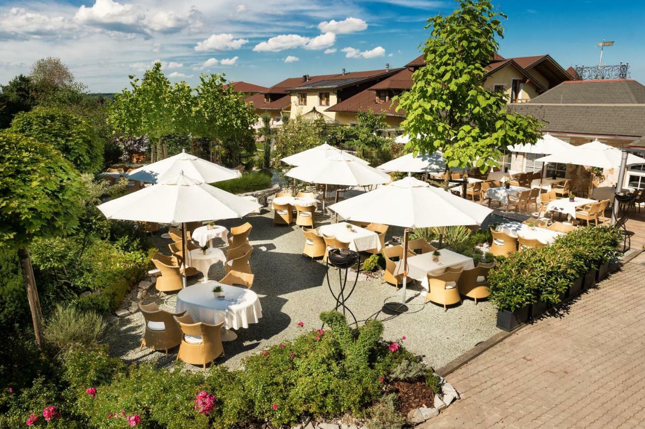 Hotel Winzer Wellness & Kuscheln Sankt Georgen im Attergau Exterior foto