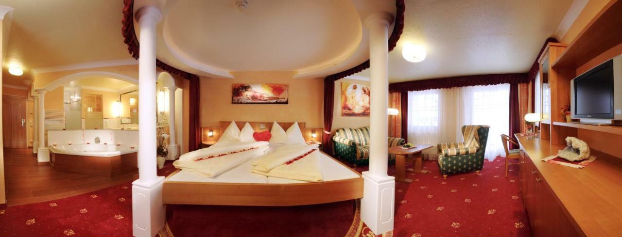 Hotel Winzer Wellness & Kuscheln Sankt Georgen im Attergau Exterior foto