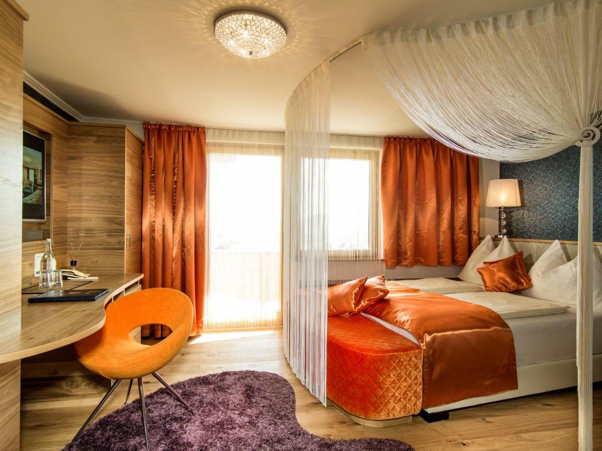 Hotel Winzer Wellness & Kuscheln Sankt Georgen im Attergau Exterior foto