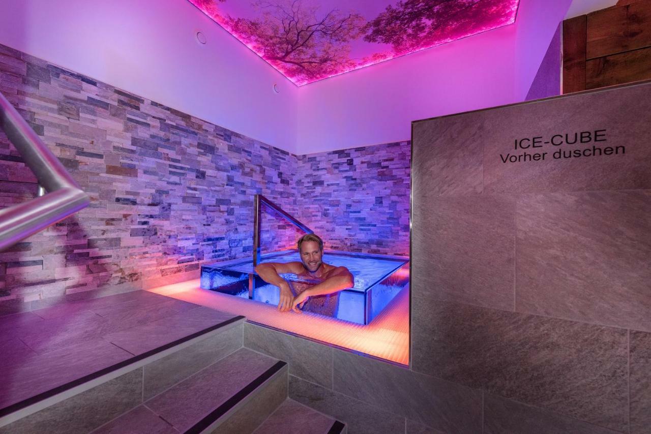 Hotel Winzer Wellness & Kuscheln Sankt Georgen im Attergau Exterior foto